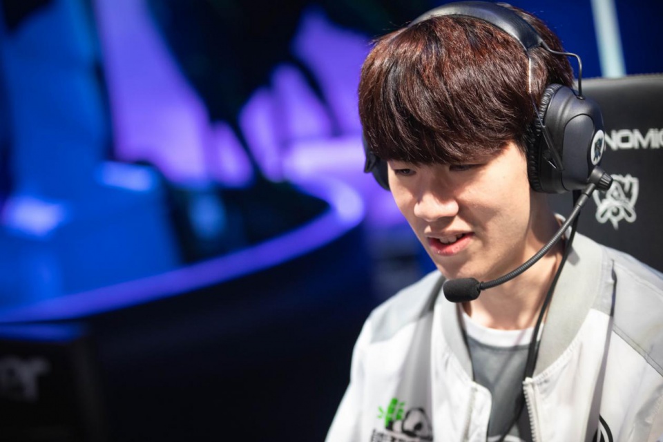 ami： ＂我们没有计划更换 w0nderful”