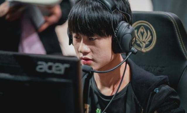 打破内心的魔鬼！JKL的阿希以50,000伤害带领团队进攻， Top Esports 消灭了 Bilibili Gaming 结束了八连败